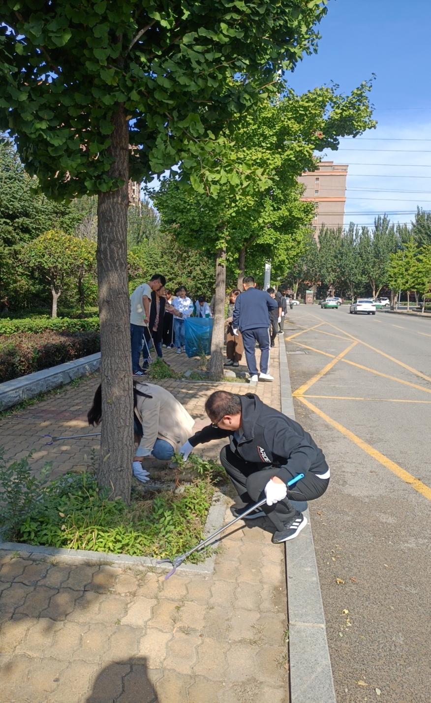 市水利局积极开展环境卫生清洁活动３.jpg